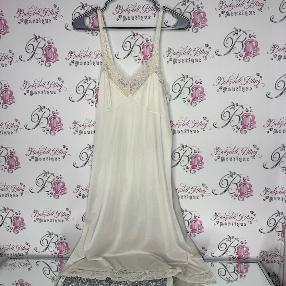 Dress long maxi light white Elegant Cream Lace Trim Nightgown Lacie vintage slip
